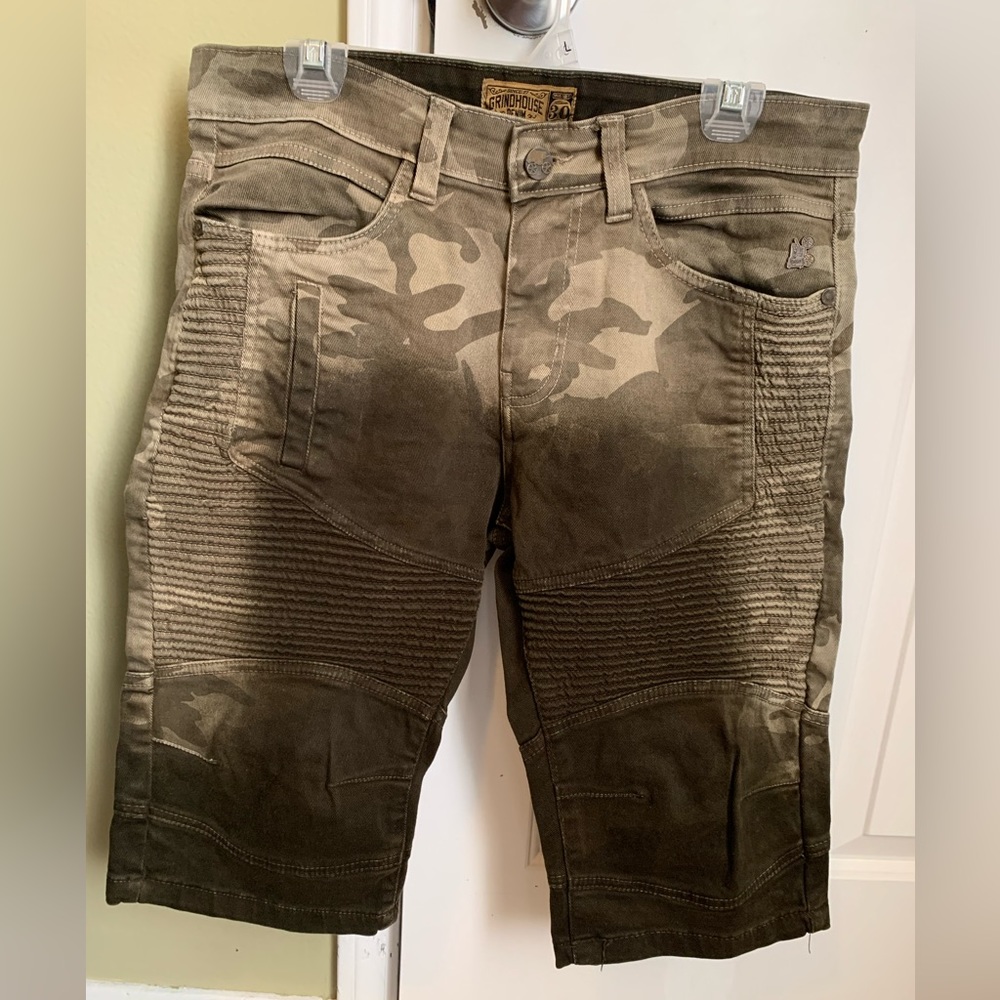 Grind house denim camo shorts